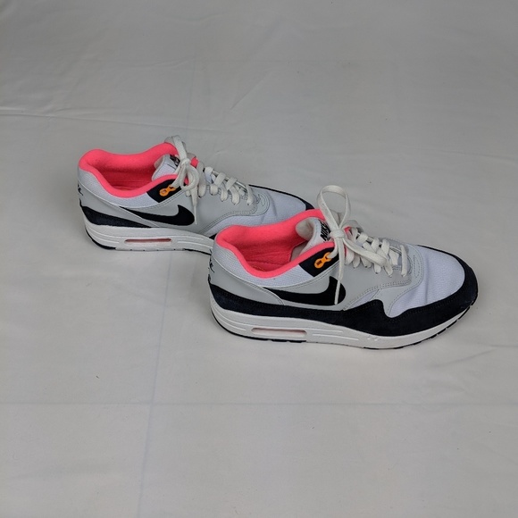 Nike Shoes - Nike Air Max 1